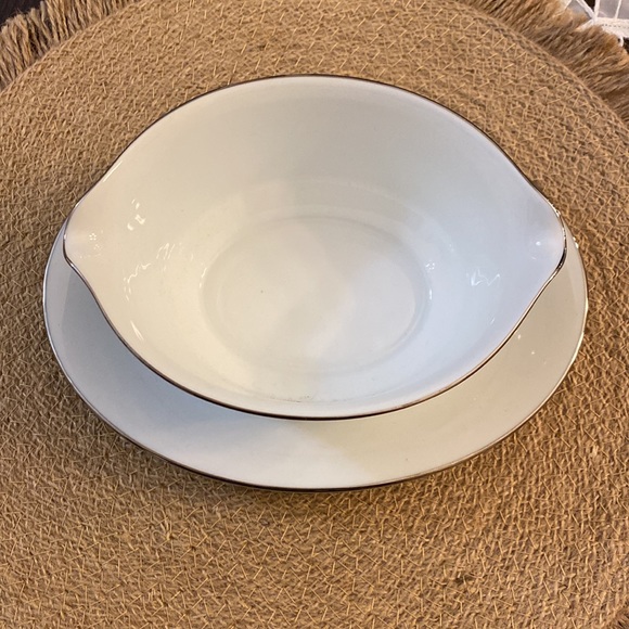 Noritake Savannah 2031 Gravy Boat with attached Underplate - Picture 2 of 5